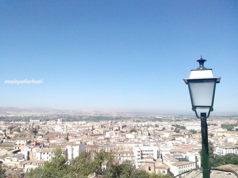 Pemandangan kota Granada dari Albaicin